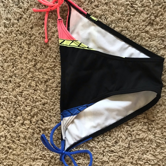 SWIM SUIT - Picture 2 of 3